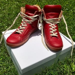 MAISON MARTIN MARGIELA x H&M High-Top Sneaker